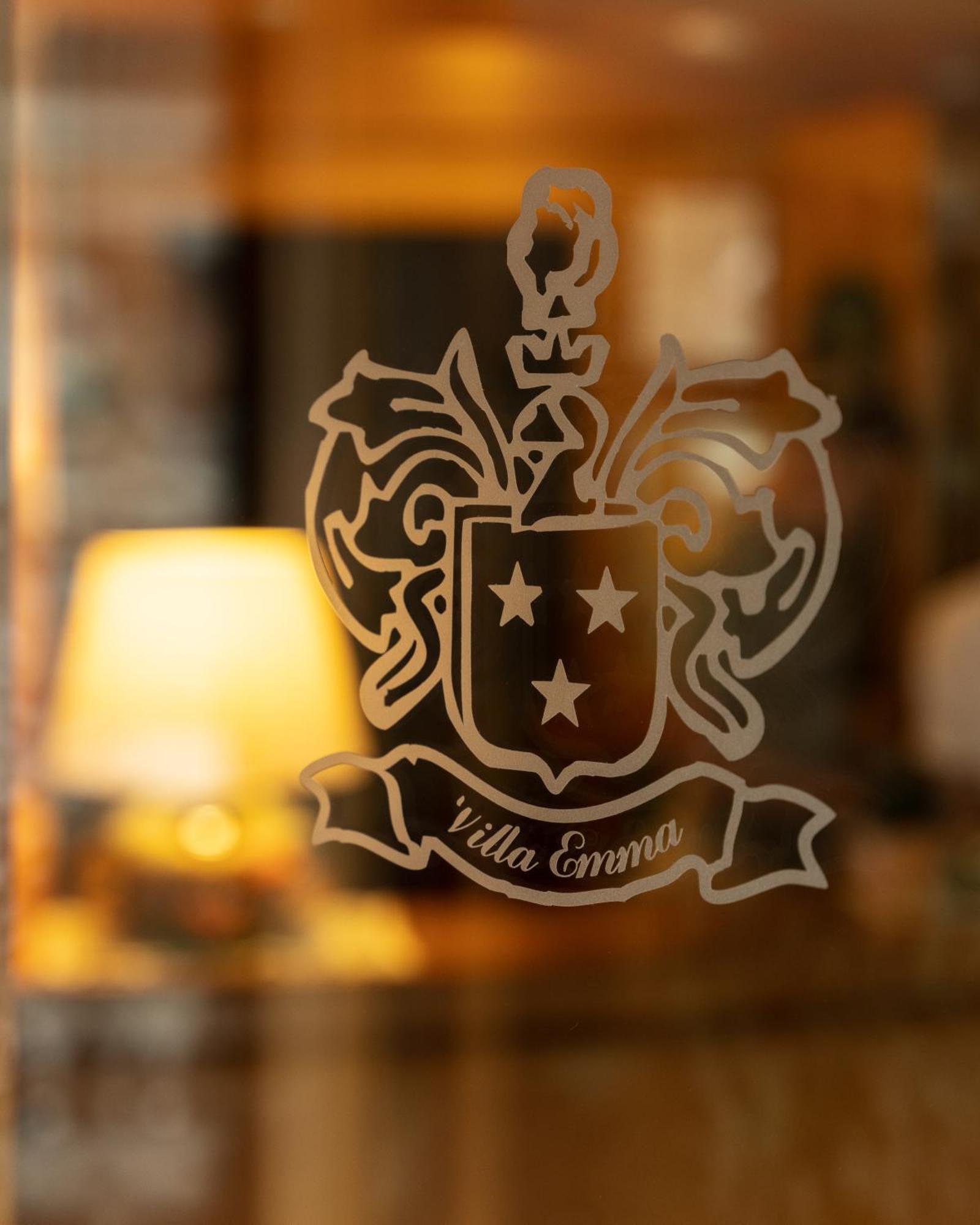 Hotel Villa Emma 마돈나 디 캄필리오 외부 사진