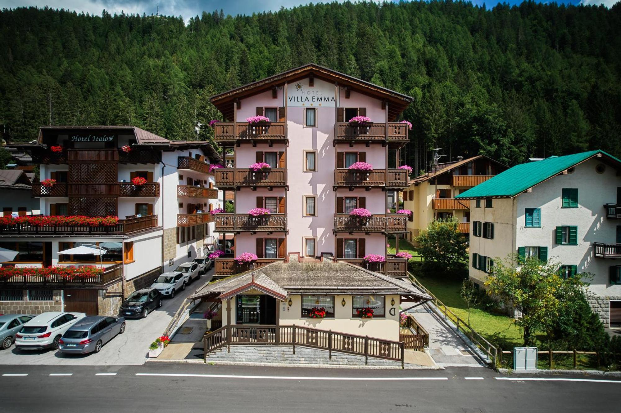 Hotel Villa Emma 마돈나 디 캄필리오 외부 사진